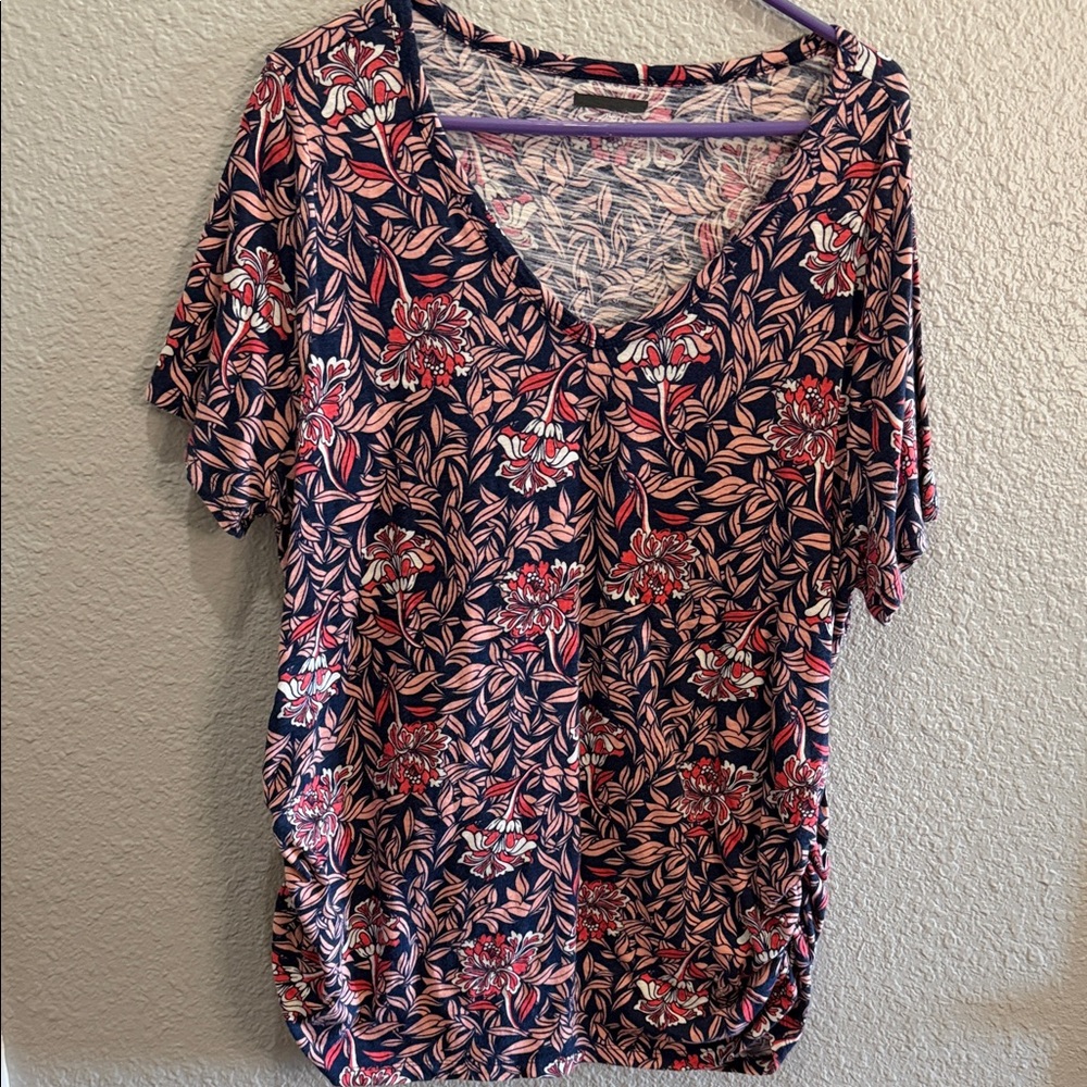 Lane Bryant Floral V-Neck Short Sleeve Top in Navy and Coral size 18/20